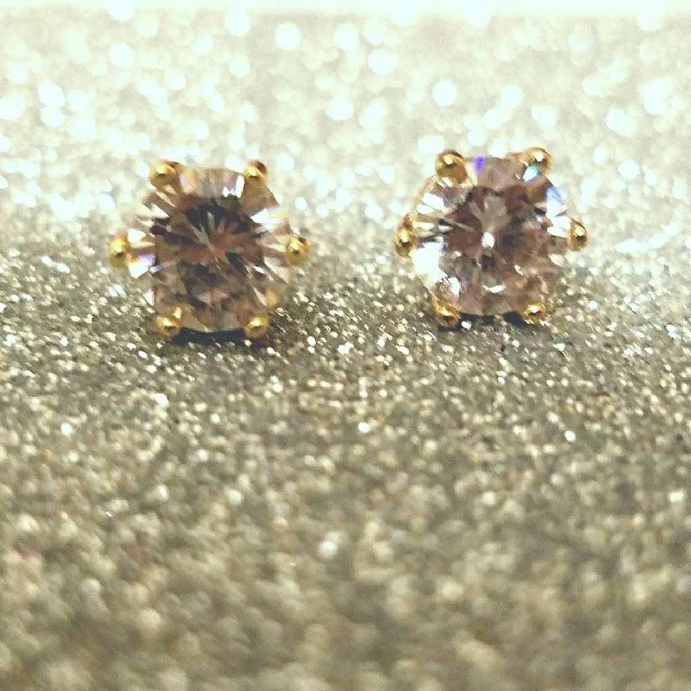 Stella&dot Sparkle studs - Picture 3 of 3